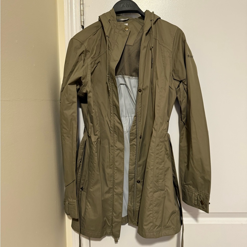 Columbia khaki green trench with hood